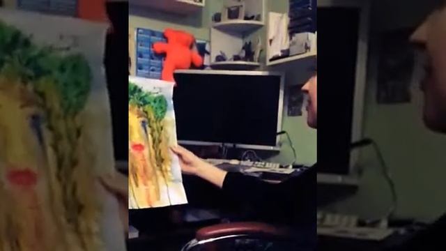 Он умер с фалафелем в руке  (Created With @Magisto)