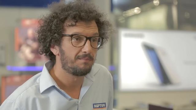 Си бараш лаптоп? Ти одбери, ние имаме, ок? смотреть онлайн