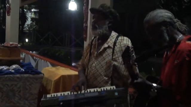 "Нет, женщина не плач ..." смотреть онлайн