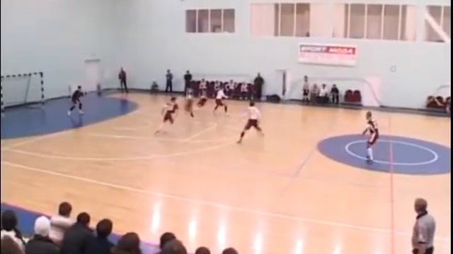 мфк Строитель - мфк РАН Этажи (2009)