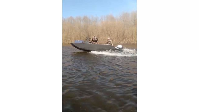 первый спуск двух лодок ПНД "Бейсуг" смотреть онлайн