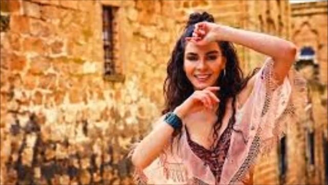 Ebru Şahin şi-a exprimat dragostea cu Akın pentru prima dată! смотреть онлайн