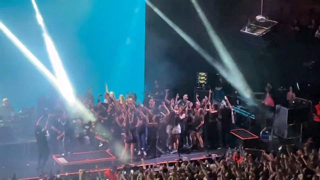 30 Seconds To Mars - Closer To The Edge (Seasons World Tour) (Chile 14/03/2024) смотреть онлайн