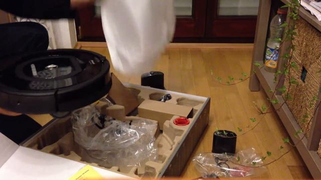 Unboxing iRobot Roomba 770 - Vacuum Cleaning Robot смотреть онлайн