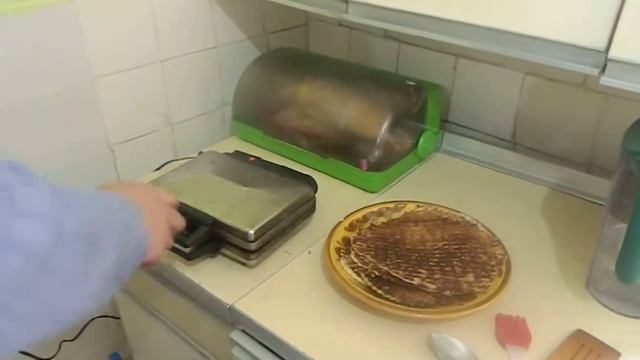 Беру в свои руки (выпечка вафлей) смотреть онлайн