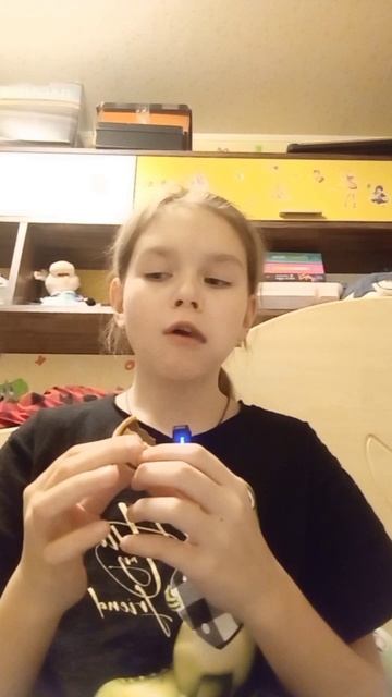 Пробую печеньку от Nutella