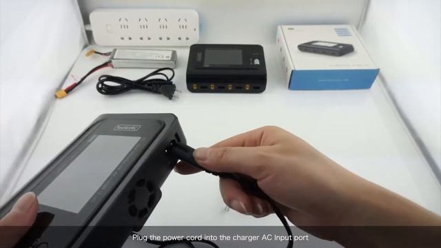 ToolkitRC M4Q 4 Channel AC/DC Smart Charger смотреть онлайн
