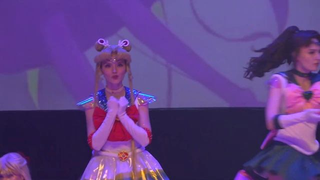 Animation defile-Великолепная четверка и Усаги-Pretty Guardian Sailor Moon смотреть онлайн