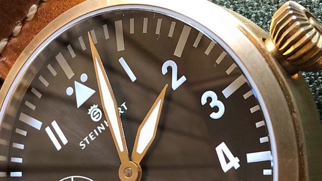 Steinhart Nav B-Uhr