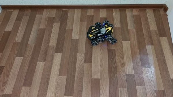 Машинка Танк на пульте с орбизами 8 колес