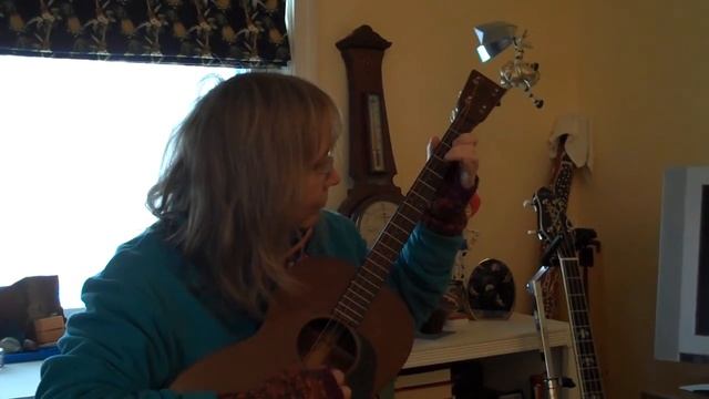 Cereza Rosa played by Marcy Marxer смотреть онлайн