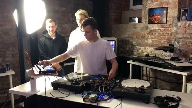 Экзамен в UPPERCUTS DJs Academy смотреть онлайн