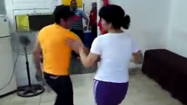 # 956 Victor Extemo & Marce Franco en clases de sabadito INF: 8180280594 83 9732 57 смотреть онлайн