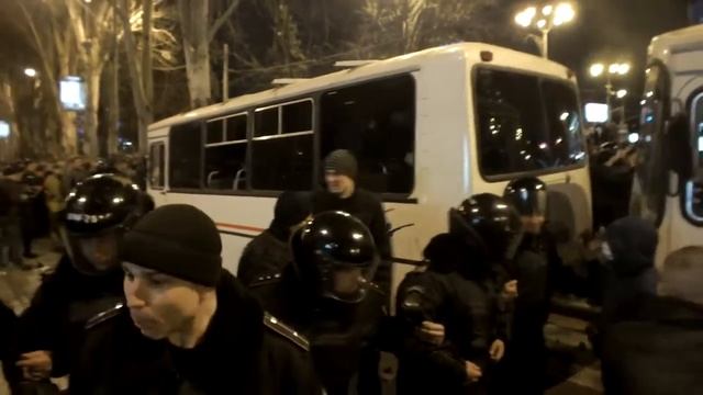 2014 03 13 Массовые беспорядки в Донецке Слабонервным не смотреть смотреть онлайн
