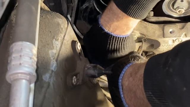 Замена комплекта ремня ГРМ с помпой Caravelle T6.1