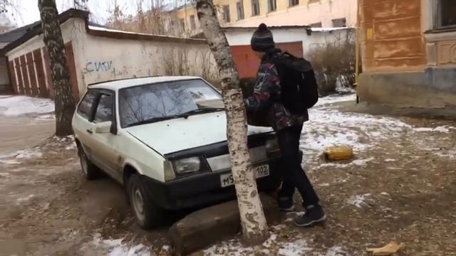 ПАЦАНЫ ПОСТАВИЛИ ПЕНЁК НА ЖИГУЛЬ И ИХ СПОЛИЛ ХОЗЯИН МАШИНЫ ИЗ ОКНА 18+ смотреть онлайн