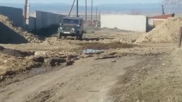 Жуткая дорога в селе Кокпекты - в акимате на нее не нашлось денег смотреть онлайн
