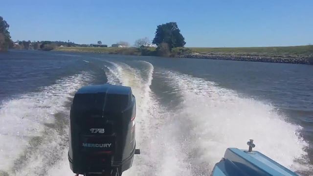 Swift Craft Explorer - Mercury Blackmax V6 175hp смотреть онлайн