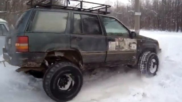 Зимние по(кат)дтолкушки 3 - УАЗ vs Jeep Grand Cherokee смотреть онлайн