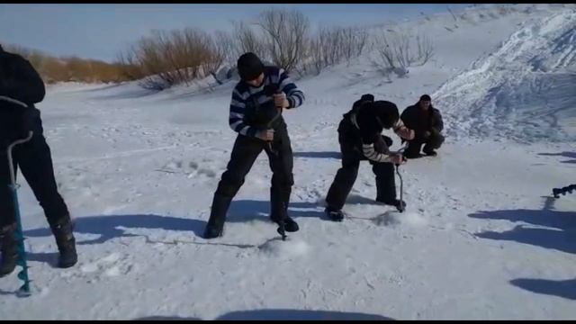 Рыболовный фестиваль в Кочковском районе 2021 Рыбалка на мормышку! Скоростное бурение. ЧЕМПИОНЫ ТУТ! смотреть онлайн