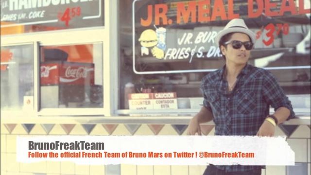 Bruno Mars interview + Just The Way You Are LIVE ACOUSTIC смотреть онлайн