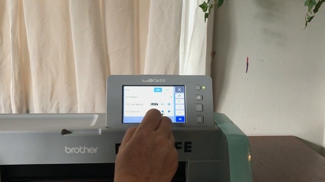 Brother ScanNCut SDX125e -Trying out the Chomas Creations Engraver Tip смотреть онлайн