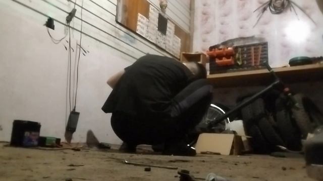 Вело боевая классика: Ремонт самоката!!! Пробил шину!!!! Замена шины!!!! Люфт руля!!! смотреть онлайн