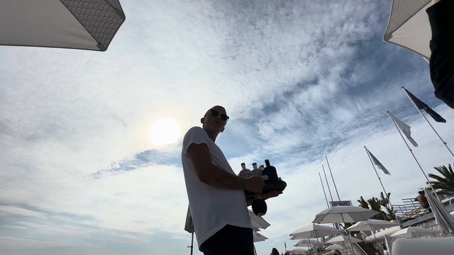 ПОЧЕМУ НЕ ПУСТИЛИ НА САМОЛЕТ. Французская Ривьера. Первый день в Ницце. смотреть онлайн