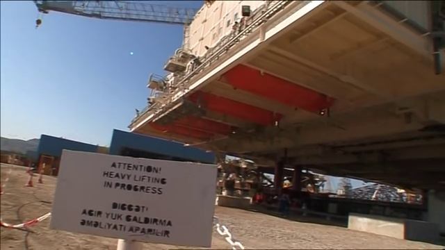 Mammoet - A heavy weight on stilts - Baku, Azerbaijan (2005) смотреть онлайн