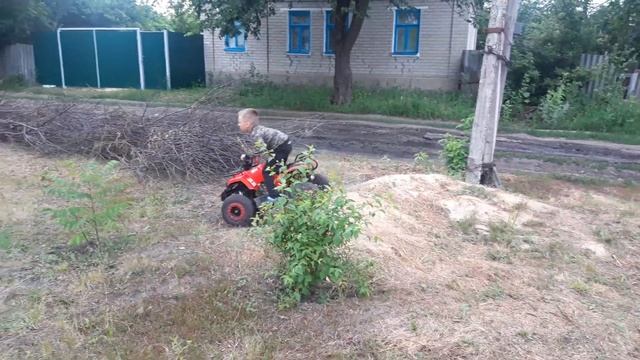 Детский квадрик бензиновый 4×4 смотреть онлайн