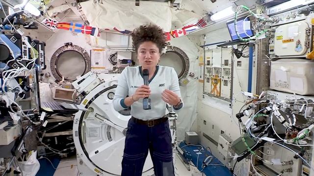 Jessica Meir смотреть онлайн