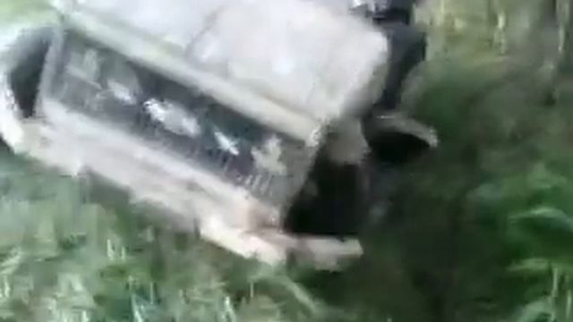 обрізаний ЛУАЗ з плугом зїхав у кювет смотреть онлайн