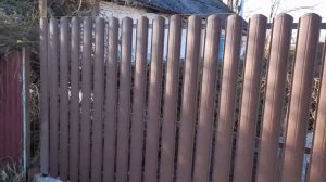 Забор из металлического штакетника. Часть последняя. Калитка с врезным замком и, ура, штакетник.