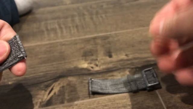How To Change A Fitbit Versa Band-Tutorial смотреть онлайн