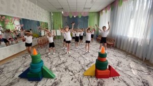 Танец Если очень захотеть, можно в космос полететь