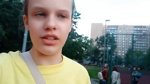 ГУЛЯЕМ С ПОДРУГАМИ/ ЕДИМ МОРОЖЕНОЕ И ЧИПСЫ посмотри в описание👇 смотреть онлайн