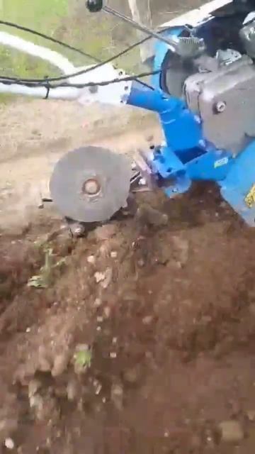 Работа плуга при скоростной вспашке смотреть онлайн
