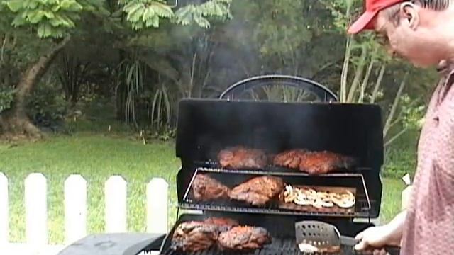 Grilling at Scott's House - Sams Smoker pro смотреть онлайн