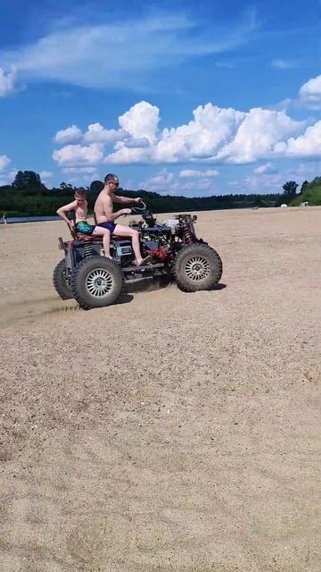 на самодельном квадроцикле по сухому песку смотреть онлайн