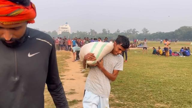 Railway Group D 35kg Weight Running | Railway Group D Physical | वजन लेकर ऐसे दौड़े 100m 2मिनट में