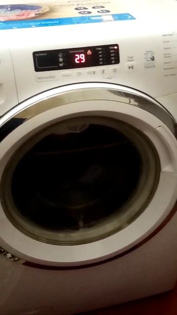 Пока пустой холодильник и машина стирает🌞Понаблюдай за декабристом👼🏼Который осенью цвет пускает🌞 смотреть онлайн