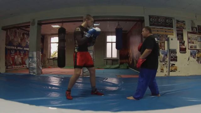 бокс, тренирую ученика Серегу смотреть онлайн