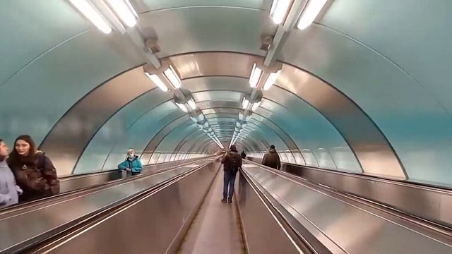 Обзор станции метро 