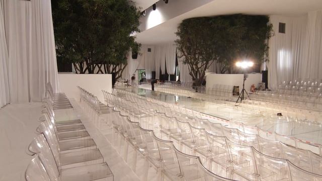 Versace Women's Spring/Summer 2015 | Fashion Show смотреть онлайн