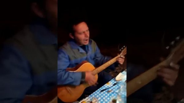 Высоцкий курит