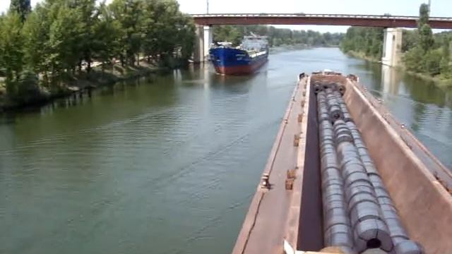 ships between 14 & 15 locks at r.Don смотреть онлайн
