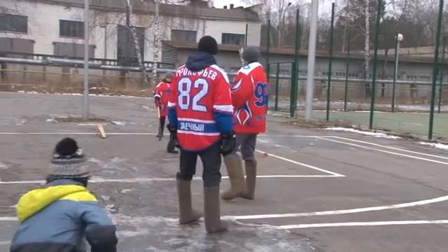 В Заречном состоялся V городской турнир по хоккею в валенках смотреть онлайн