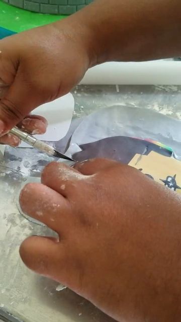 Adding Edible Print of Roblox Head To Buttercream Cake. #shorts #short смотреть онлайн