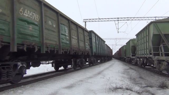 Тепловоз 2ТЭ116У-0244 с грузовым поездом смотреть онлайн