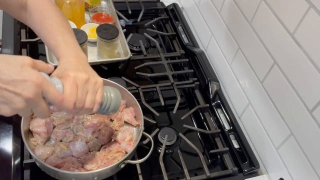 Arroz con Pollo - Mexican style Chicken and Rice with green chilies смотреть онлайн